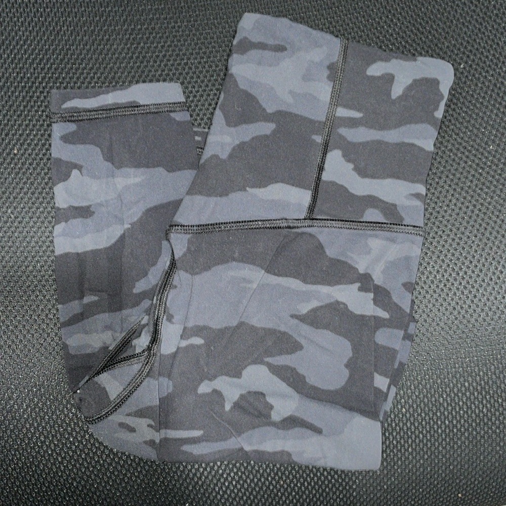 Camo Black/Gray Athleta Cropped Leggings Size XS